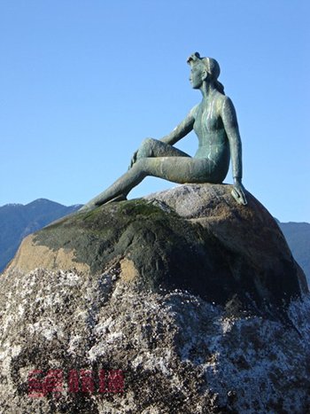 Girl-Wetsuit-Monument.jpg